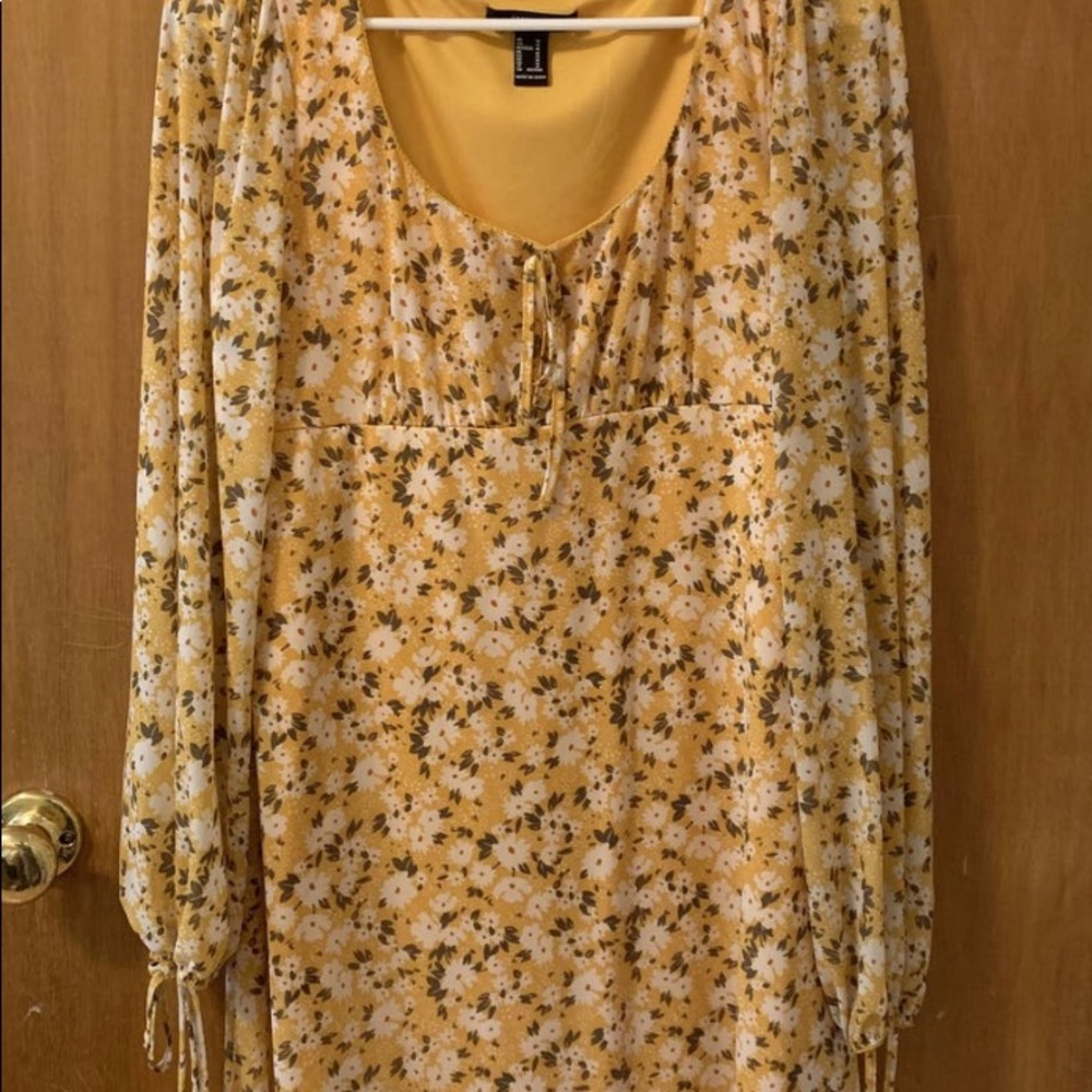 (NWOT) Forever 21 Floral Print Mini Dress